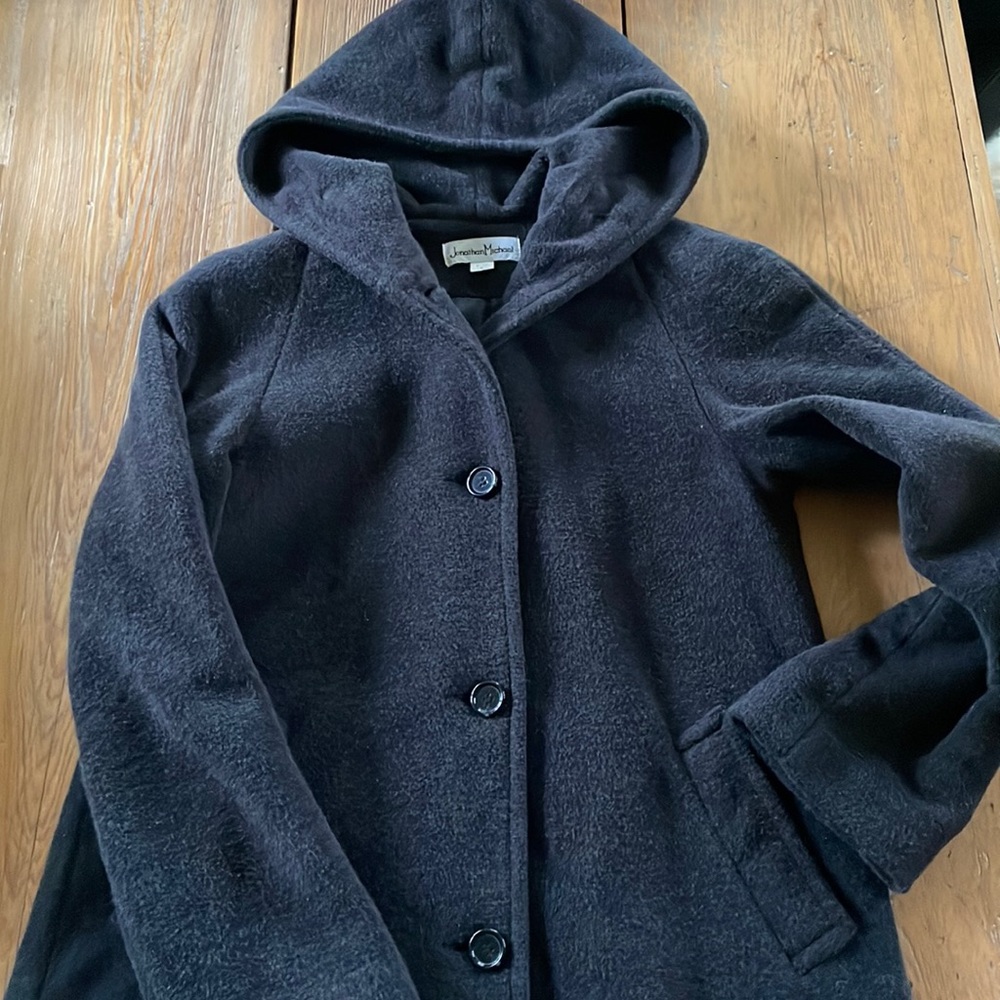Size small, Jonathan Michael fleece coat. Great condition. Vintage vibe.